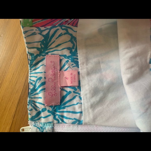 Lilly Pulitzer skirt size 4 - smoke free home - Picture 3 of 4